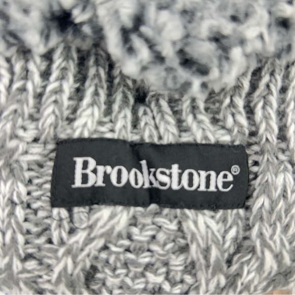 Brookstone Gray Cable Knit Slipper Socks with Grippers Size OS 4-10 - Picture 2 of 4